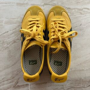 Onitsuka Tiger by Asics Yellow Sneakers Classic Low-Top Design